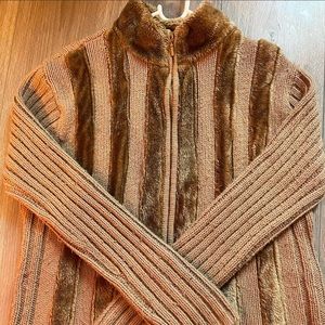 PRISTINE-VINTAGE FUR STRIPPED ZIP UP KNIT SWEATER